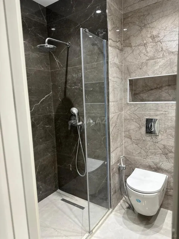 Satılır 3 otaqlı mənzil 105 m²