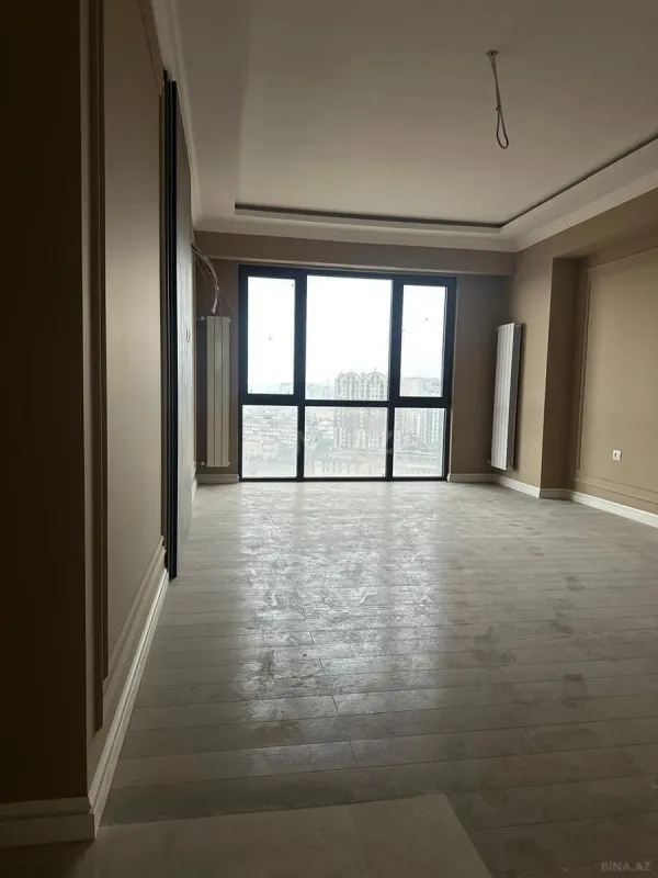 Satılır 3 otaqlı mənzil 105 m²