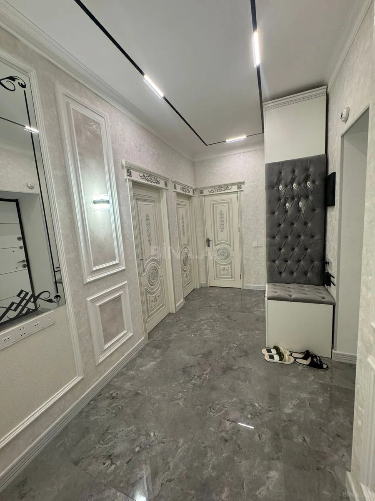 Kirayə verilir 2 otaqlı mənzil 106 m²