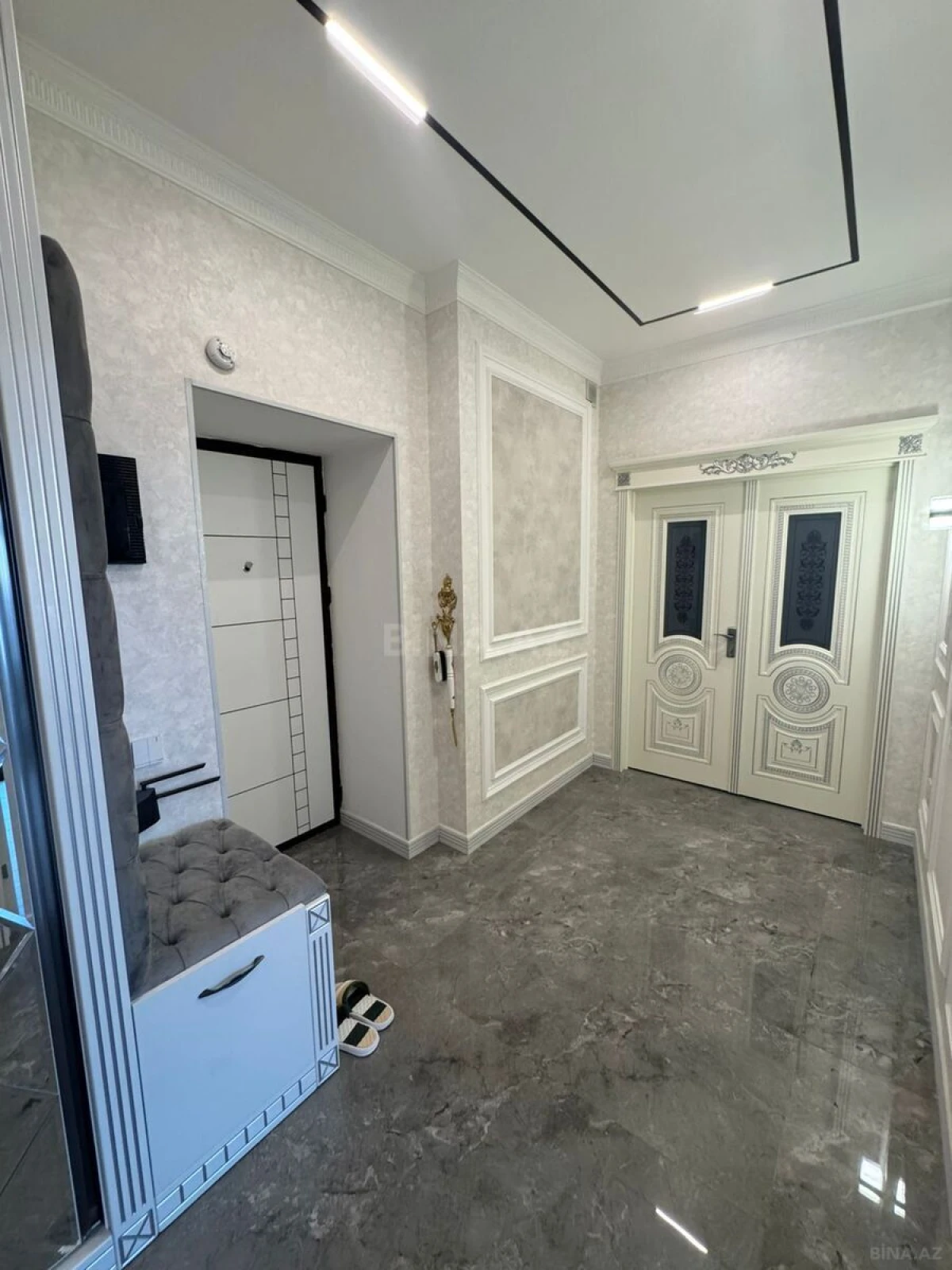 Kirayə verilir 2 otaqlı mənzil 106 m²