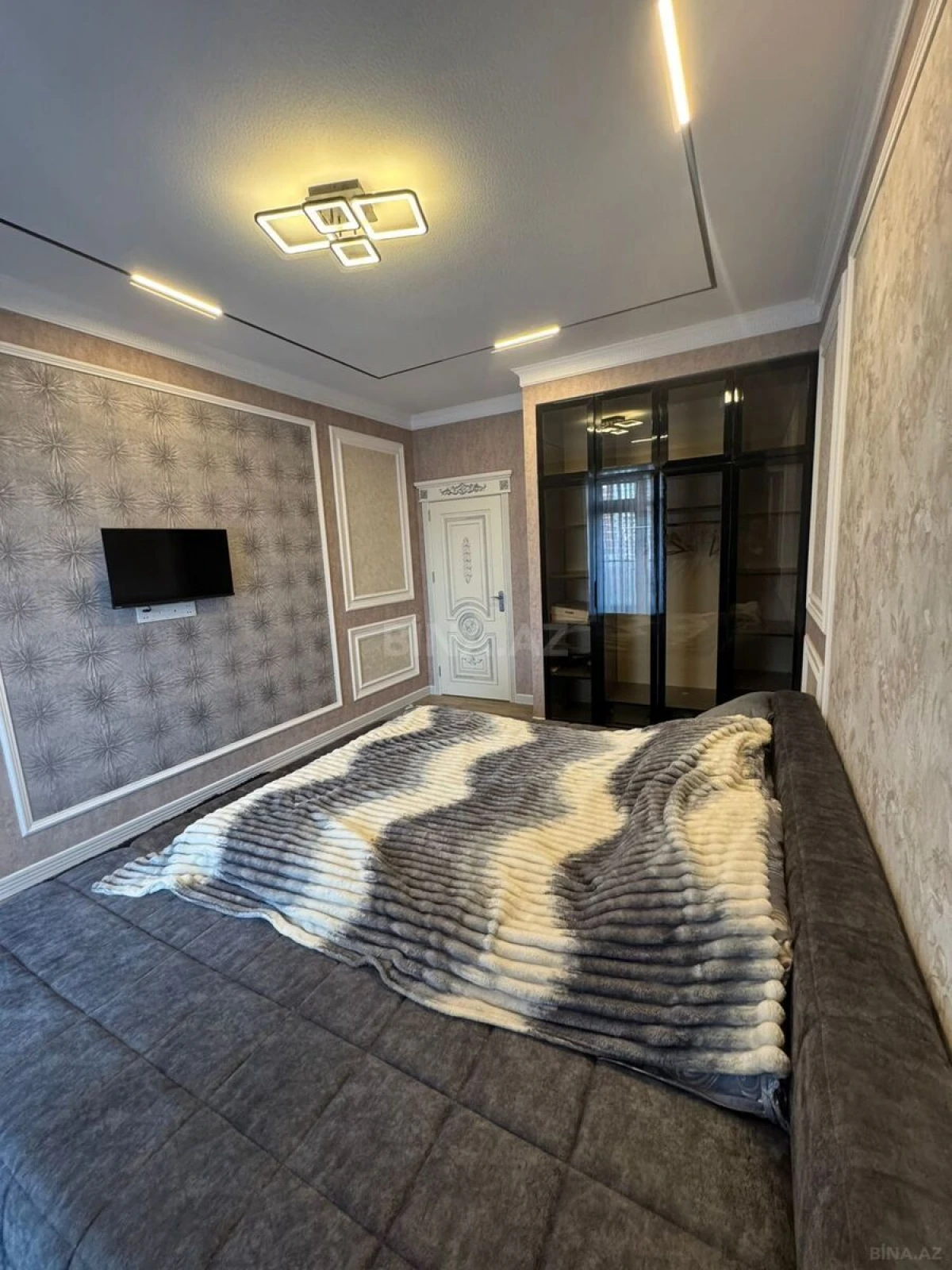 Kirayə verilir 2 otaqlı mənzil 106 m²