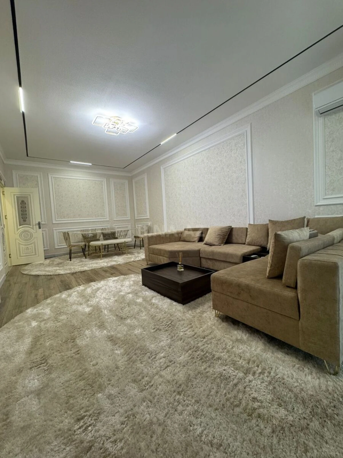 Kirayə verilir 2 otaqlı mənzil 106 m²