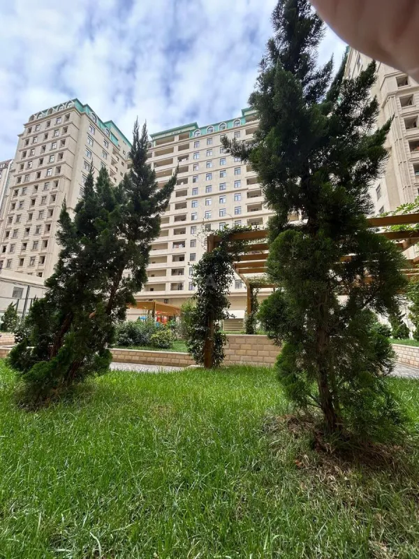 Satılır 3 otaqlı mənzil 116 m²