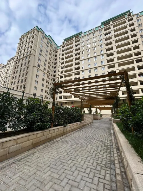 Satılır 3 otaqlı mənzil 116 m²