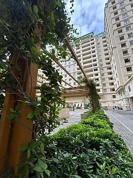 Satılır 3 otaqlı mənzil 116 m²