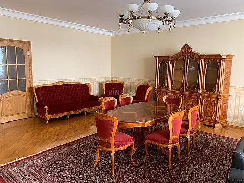 Kirayə verilir 4 otaqlı mənzil 200 m² — Bakı, Nizami 4 otaq 200.00 m²