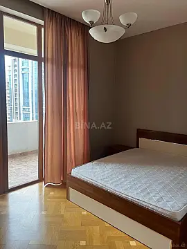Kirayə verilir 3 otaqlı mənzil 120 m²