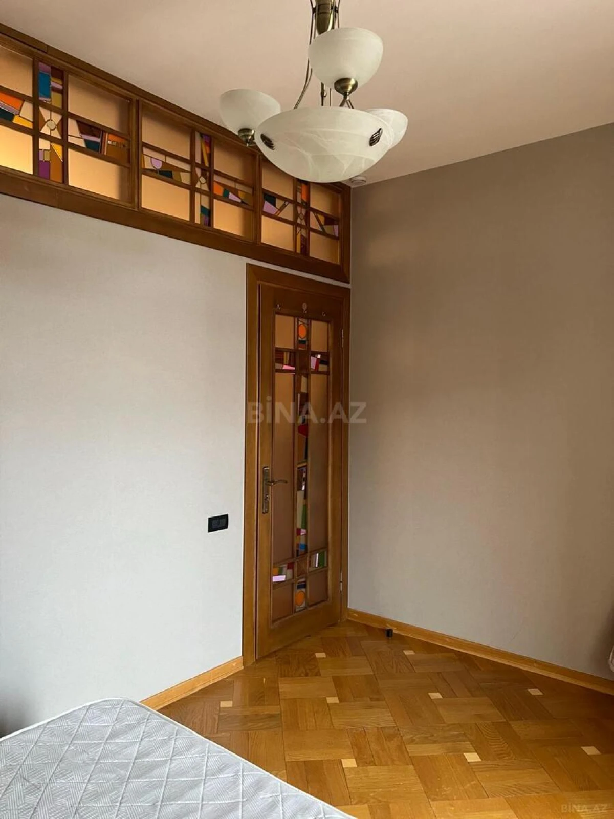 Kirayə verilir 3 otaqlı mənzil 120 m²