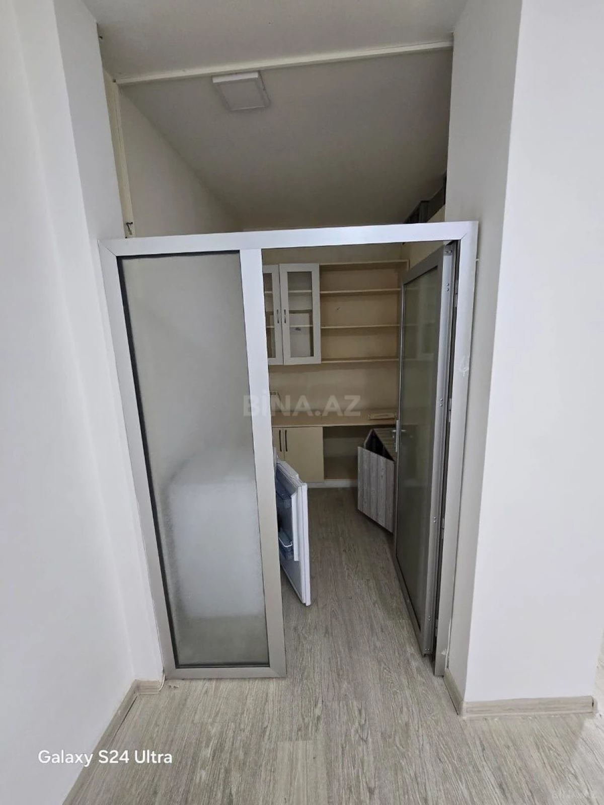 Kirayə verilir 1 otaqlı ofis 60 m²