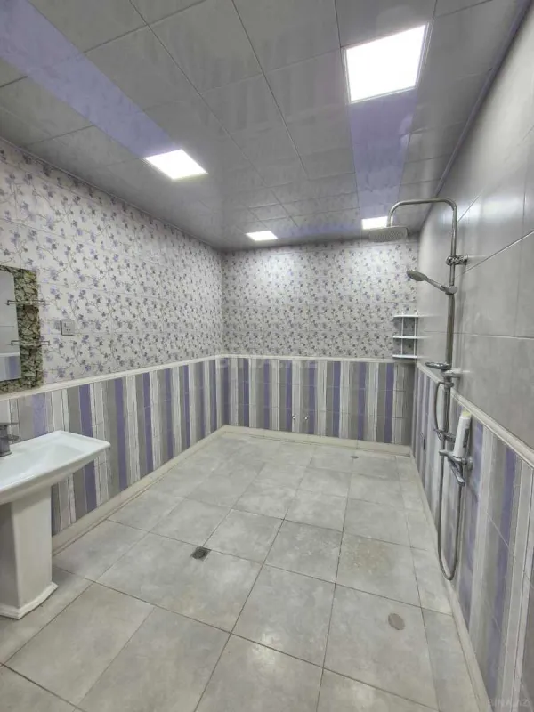 Kirayə verilir 3 otaqlı mənzil 160 m²