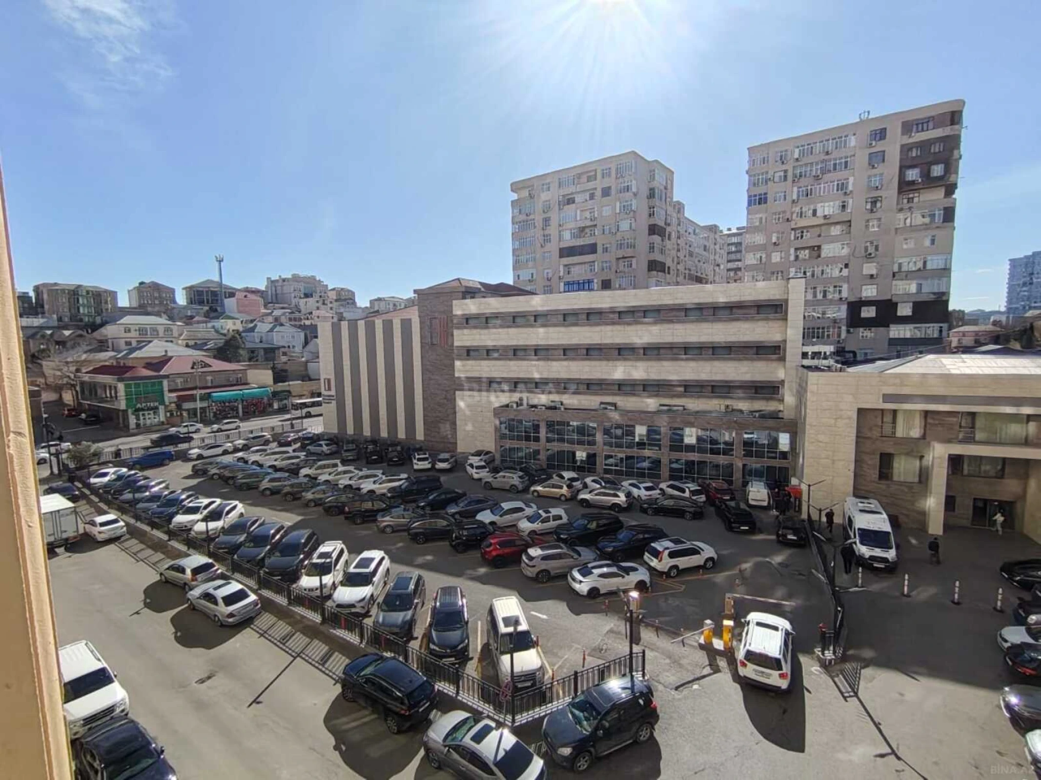 Kirayə verilir 3 otaqlı mənzil 123 m²