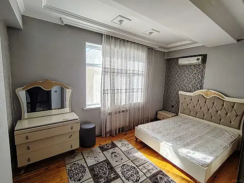 Kirayə verilir 3 otaqlı mənzil 123 m²