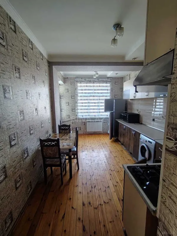 Kirayə verilir 3 otaqlı mənzil 123 m²