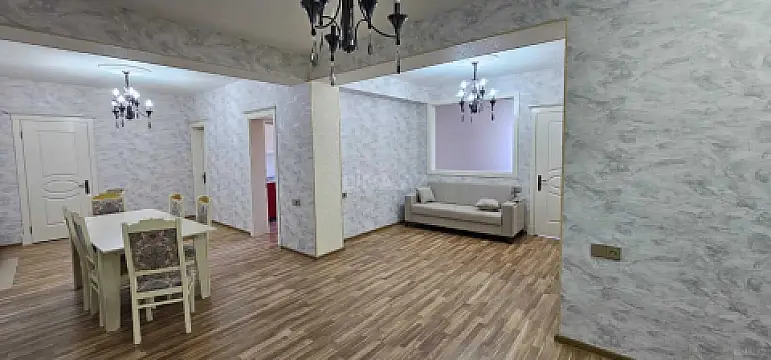 Satılır 3 otaqlı mənzil 106 m²