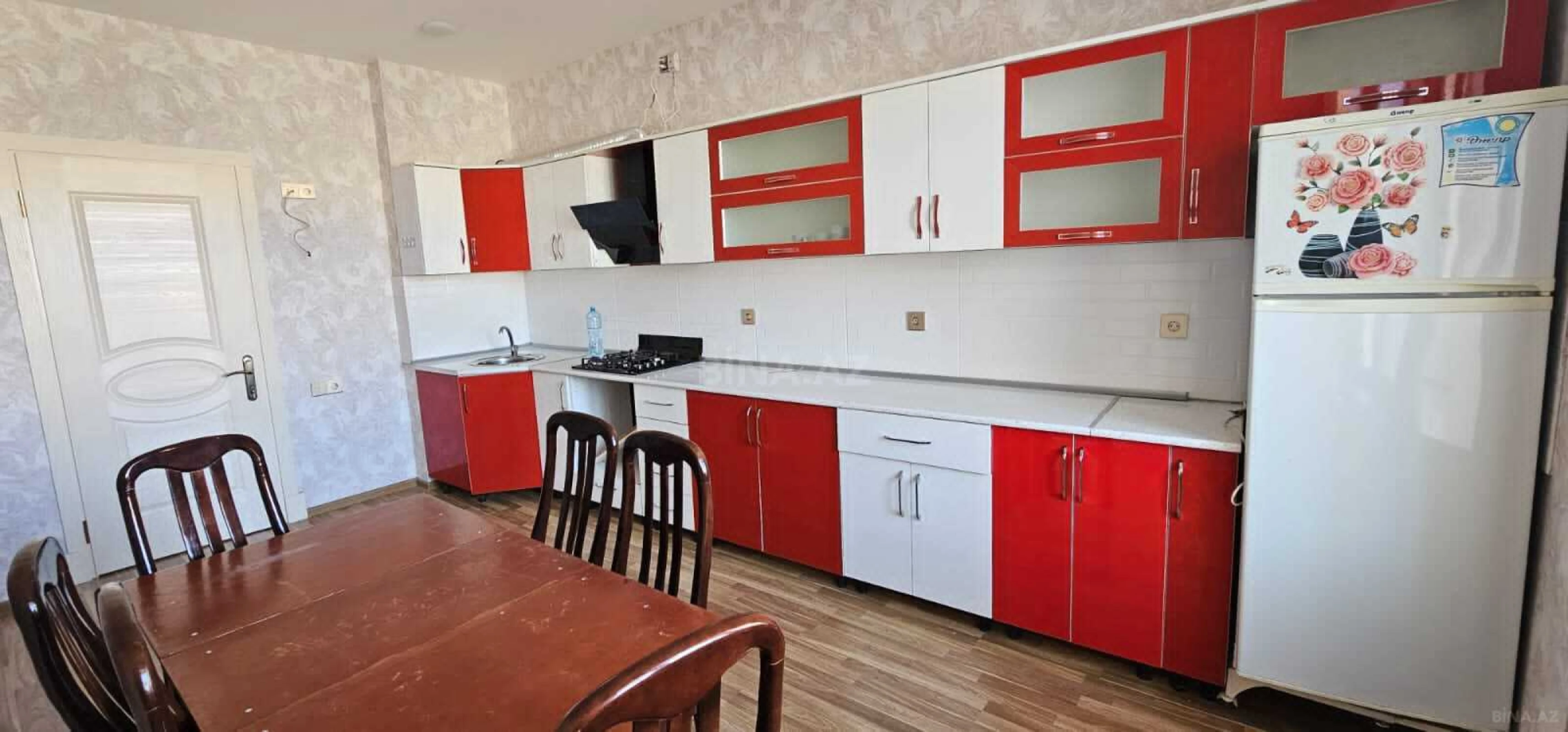 Satılır 3 otaqlı mənzil 106 m²