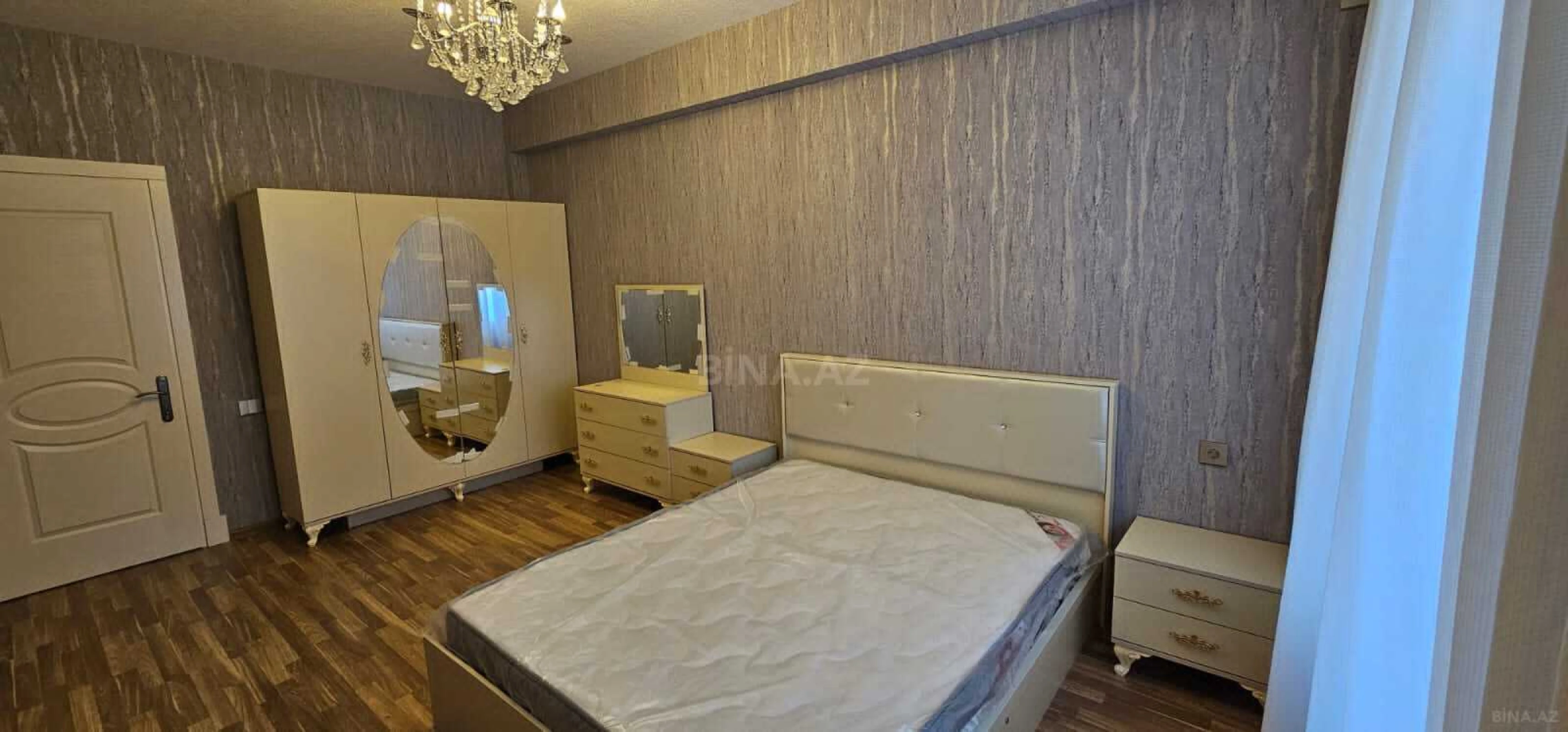 Satılır 3 otaqlı mənzil 106 m²