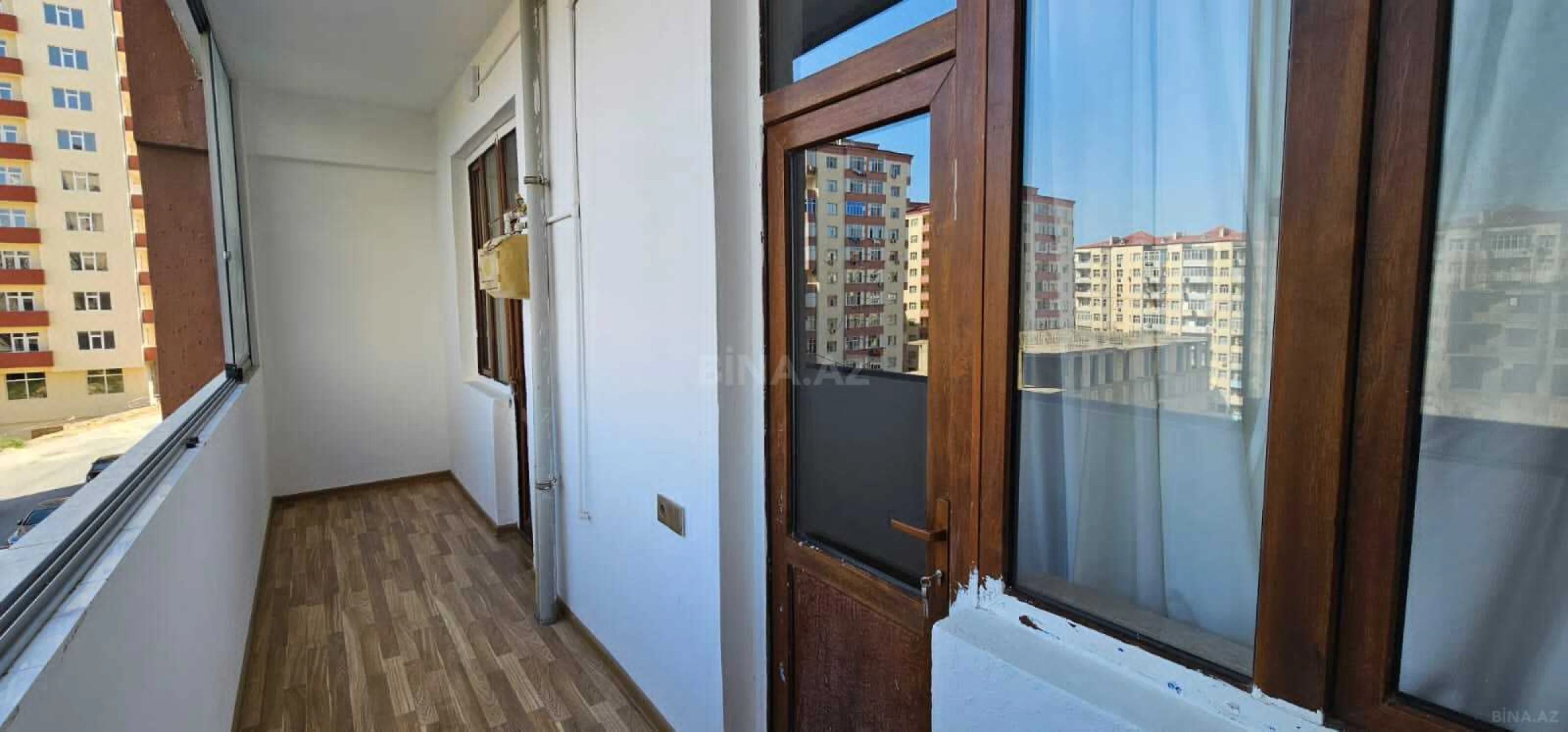 Satılır 3 otaqlı mənzil 106 m²