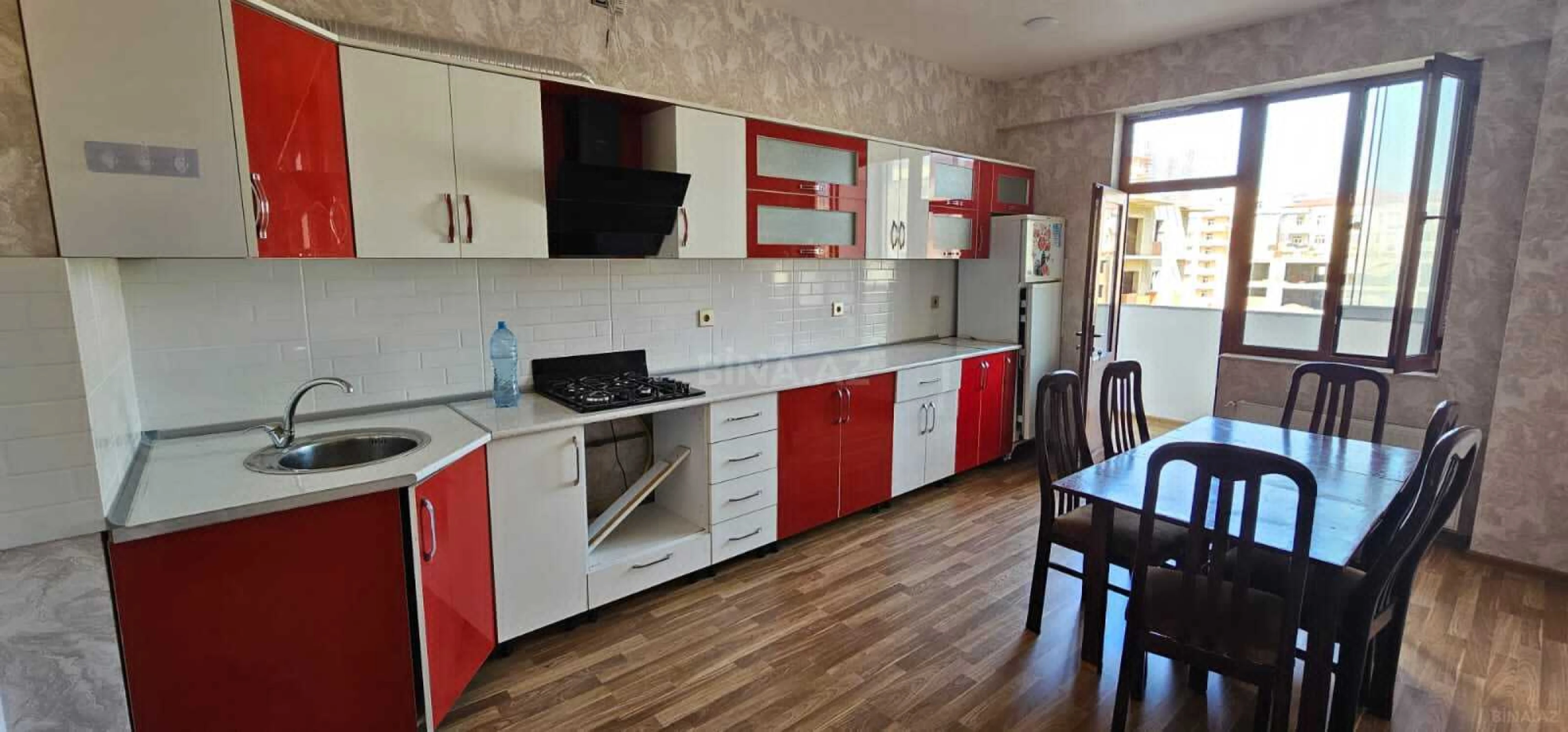 Satılır 3 otaqlı mənzil 106 m²
