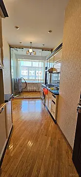 Kirayə verilir 2 otaqlı mənzil 90 m²