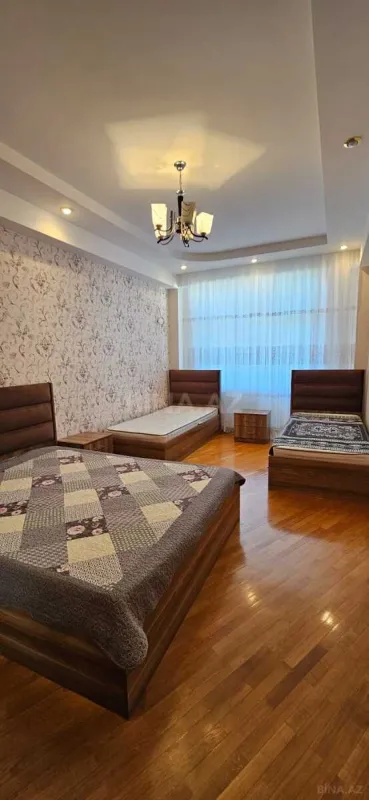 Kirayə verilir 2 otaqlı mənzil 90 m²