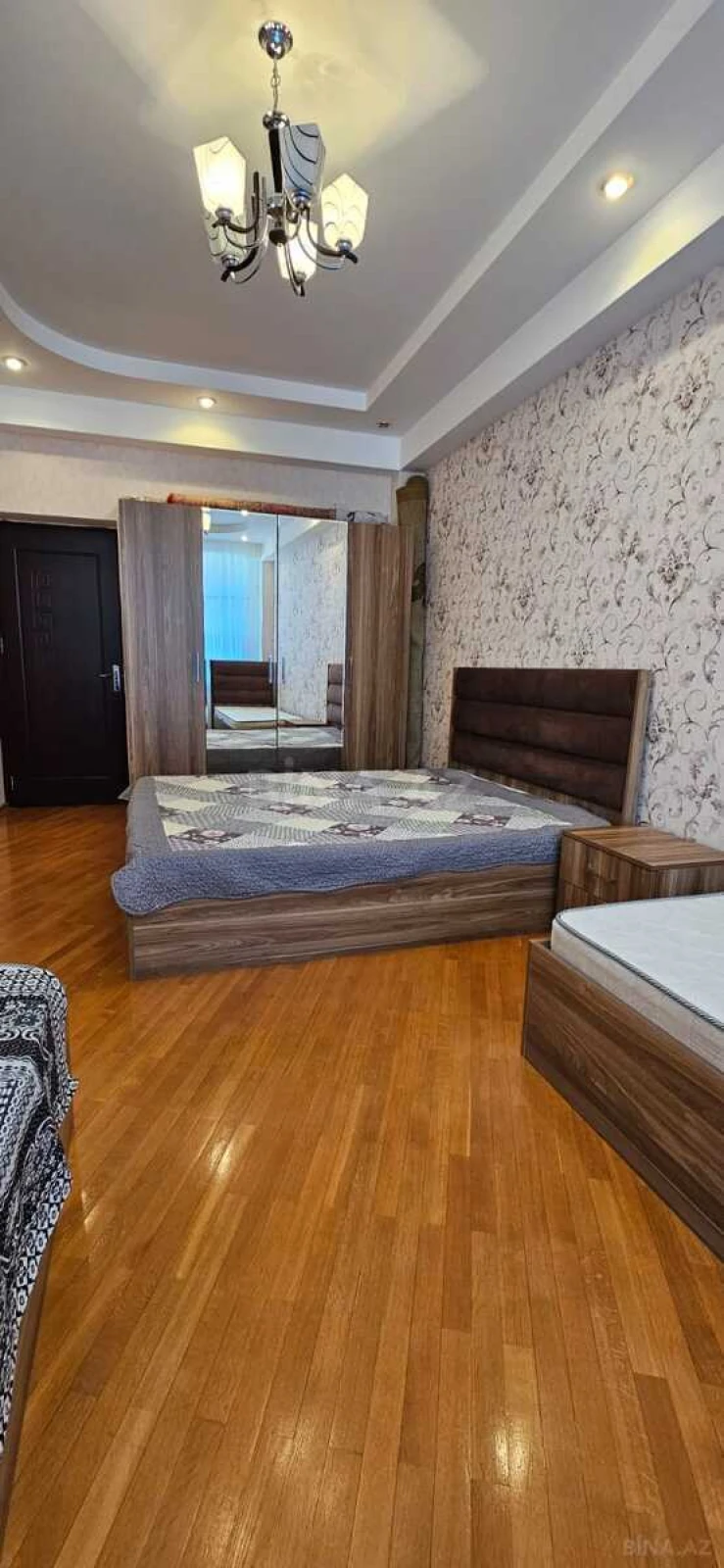 Kirayə verilir 2 otaqlı mənzil 90 m²