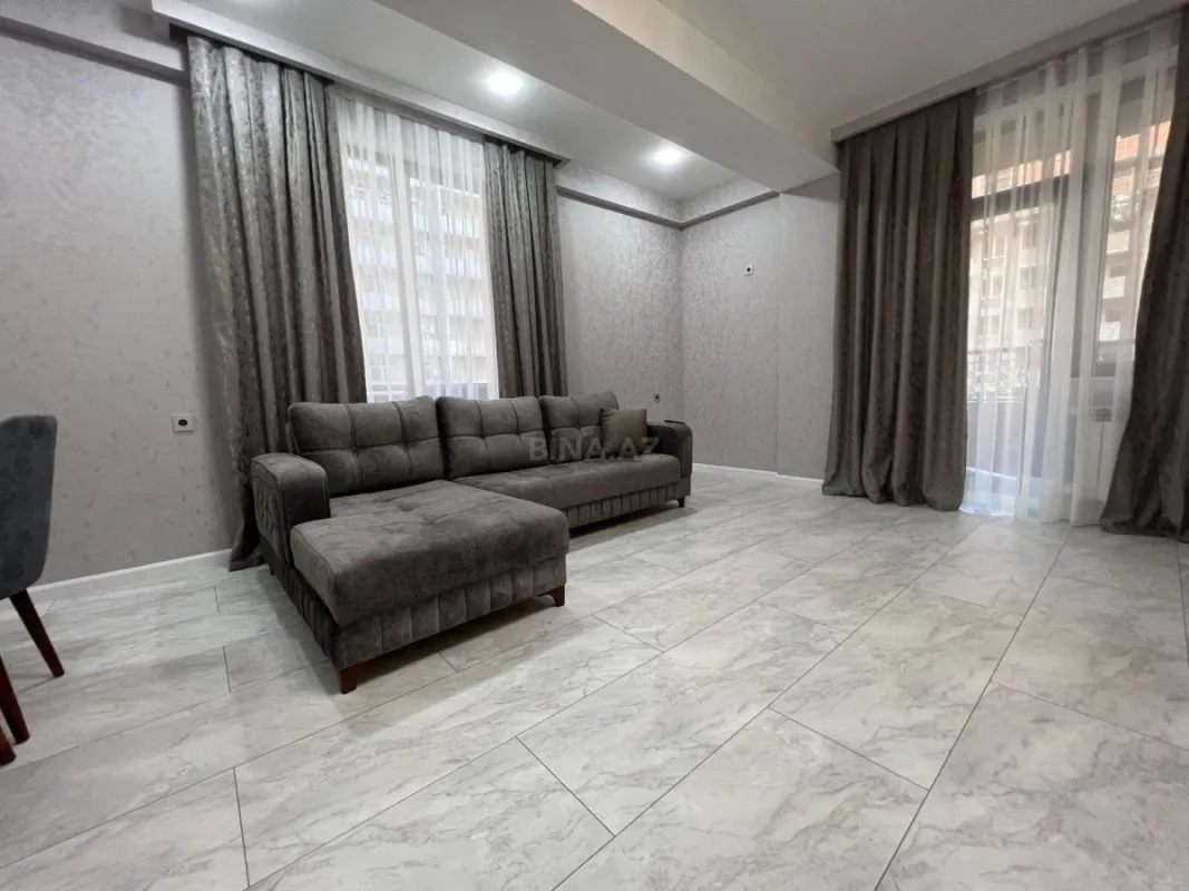 Kirayə verilir 4 otaqlı mənzil 140 m²