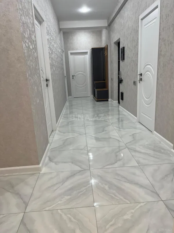 Kirayə verilir 4 otaqlı mənzil 140 m²