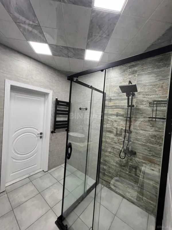 Kirayə verilir 4 otaqlı mənzil 140 m²