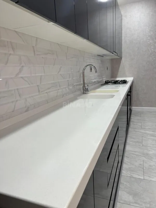 Kirayə verilir 4 otaqlı mənzil 140 m²