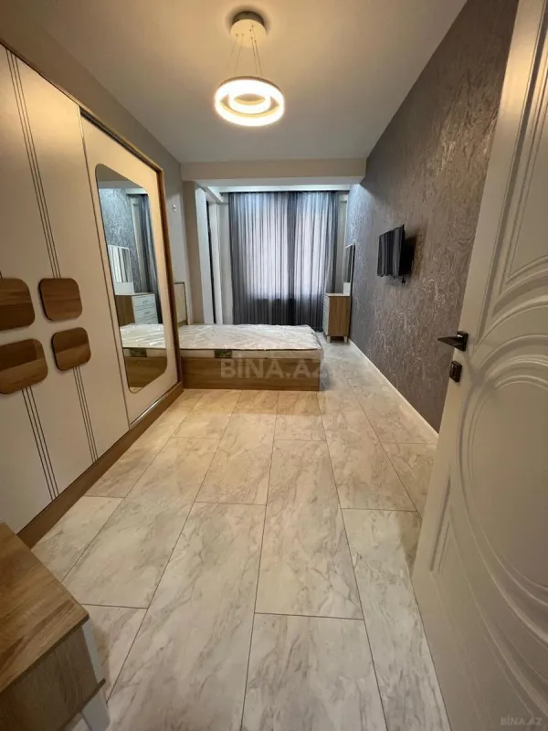 Kirayə verilir 4 otaqlı mənzil 140 m²