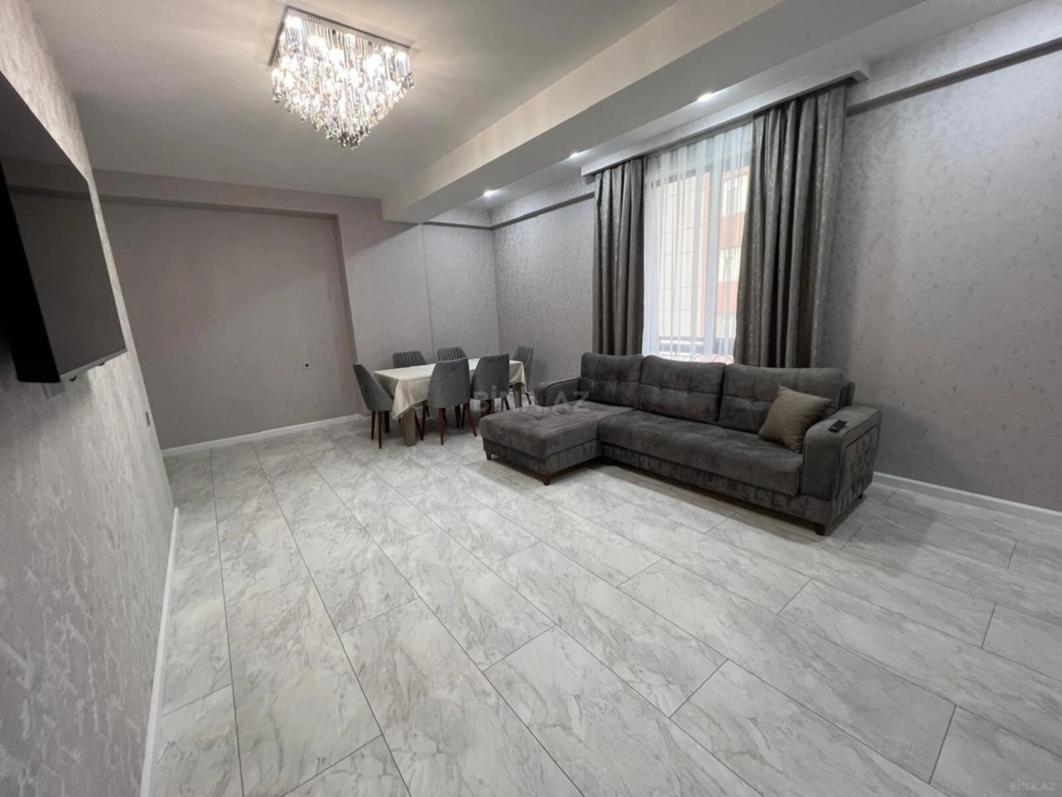 Kirayə verilir 4 otaqlı mənzil 140 m²