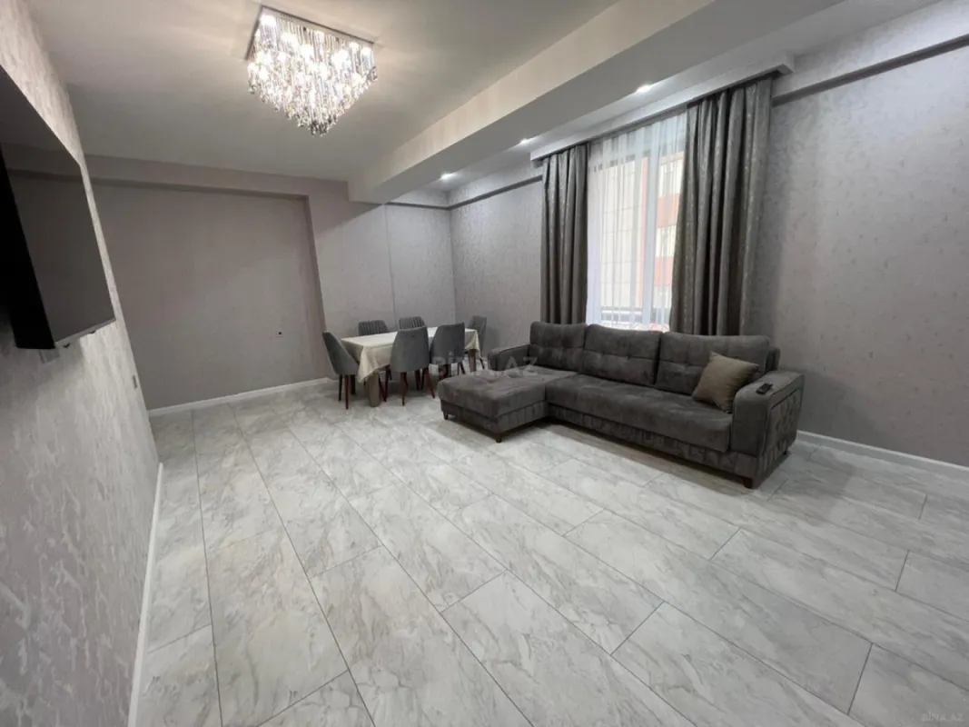 Kirayə verilir 4 otaqlı mənzil 140 m²