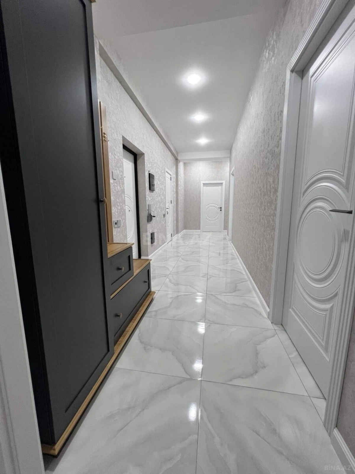 Kirayə verilir 4 otaqlı mənzil 140 m²