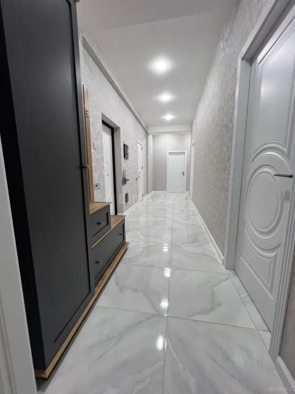 Kirayə verilir 4 otaqlı mənzil 140 m²