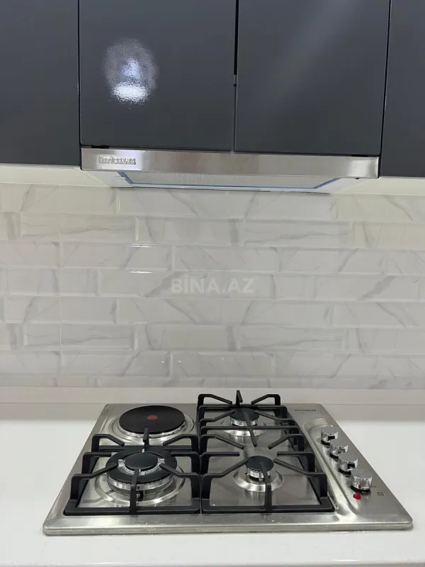 Kirayə verilir 4 otaqlı mənzil 140 m²