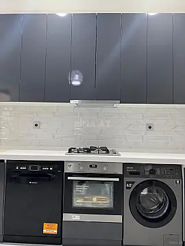 Kirayə verilir 4 otaqlı mənzil 140 m²