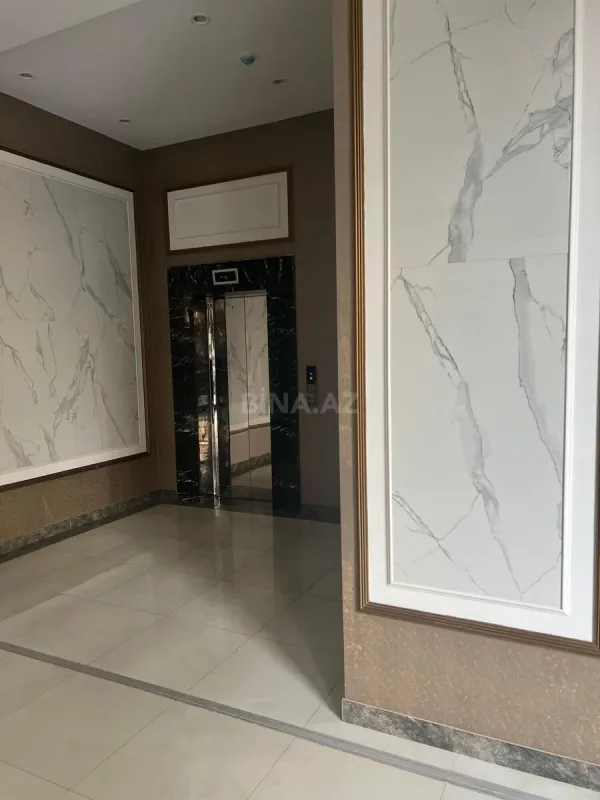 Kirayə verilir 4 otaqlı mənzil 140 m²