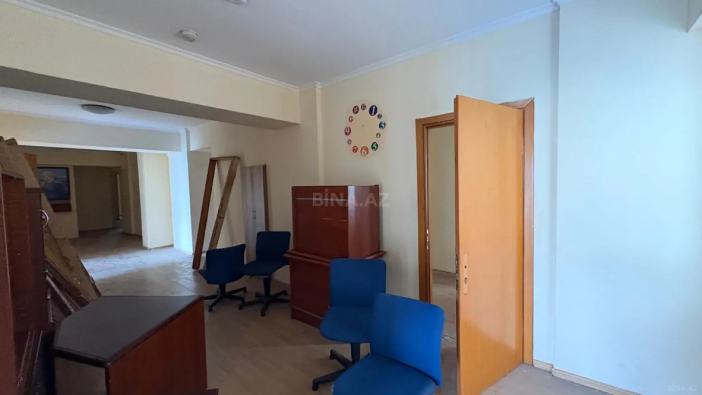 Kirayə verilir 16 otaqlı ofis 500 m²