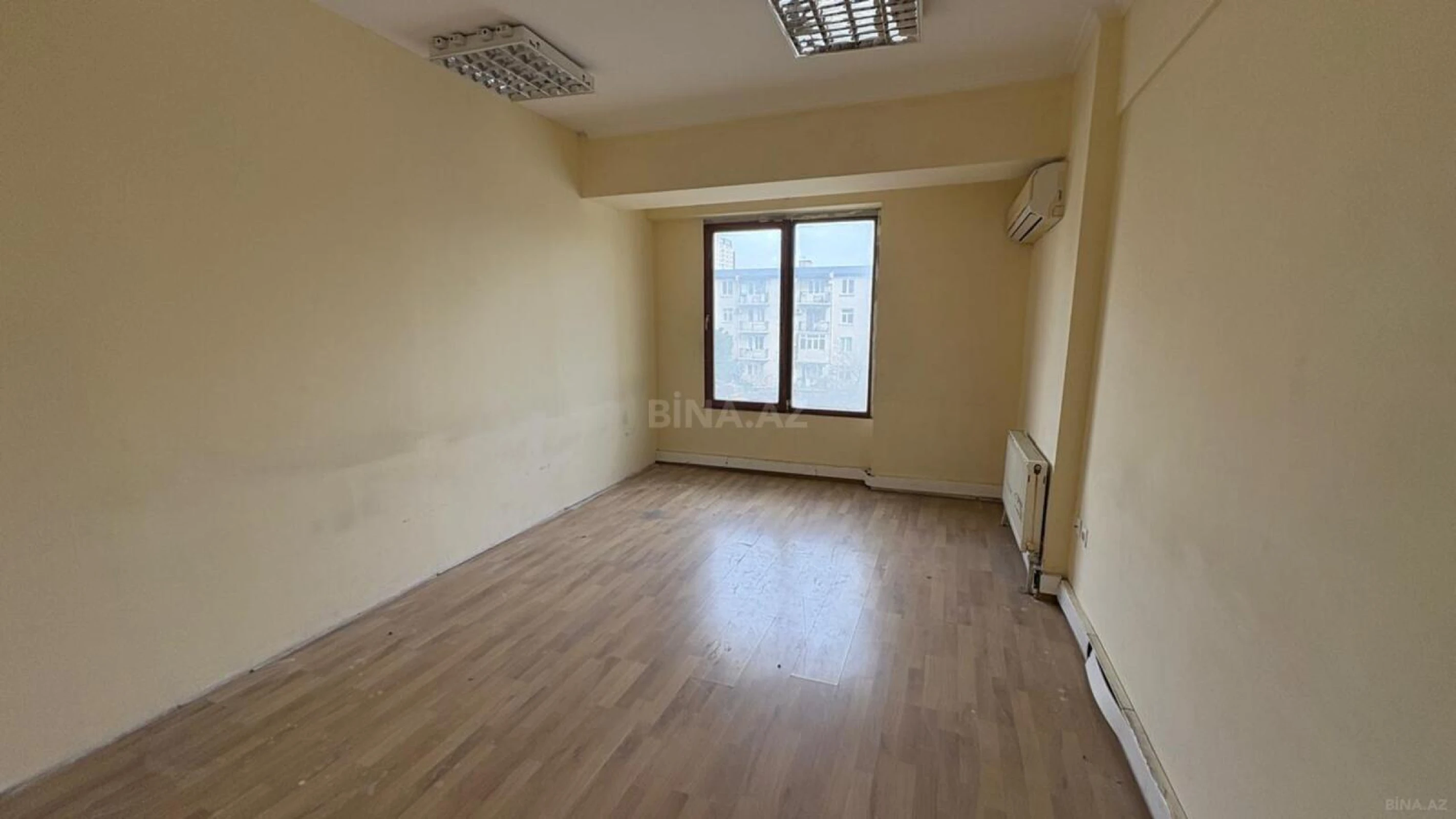Kirayə verilir 16 otaqlı ofis 500 m²