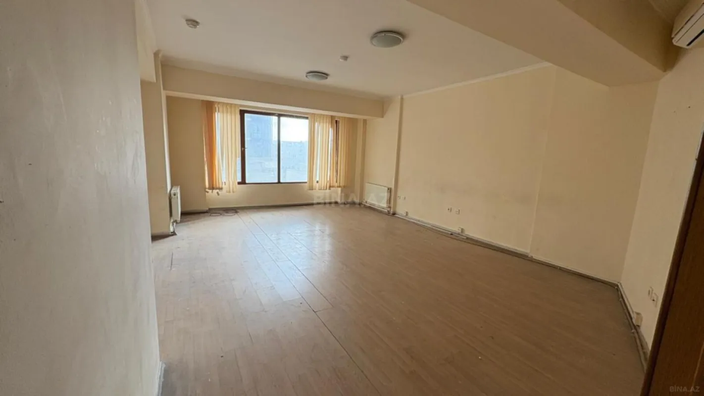 Kirayə verilir 16 otaqlı ofis 500 m²