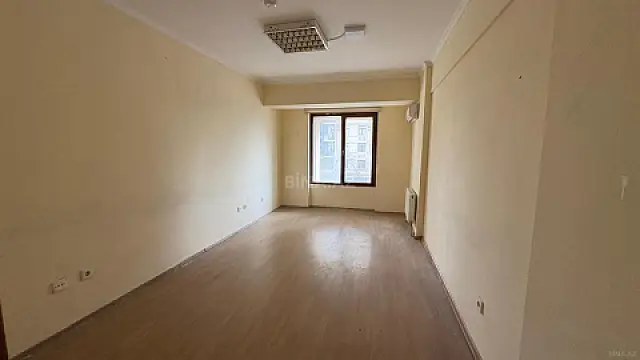 Kirayə verilir 16 otaqlı ofis 500 m²