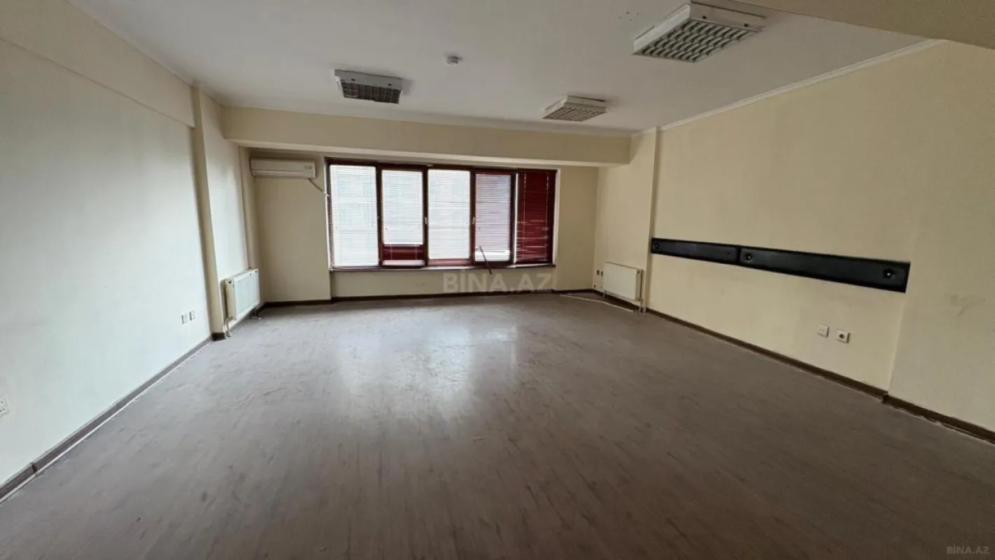 Kirayə verilir 16 otaqlı ofis 500 m²