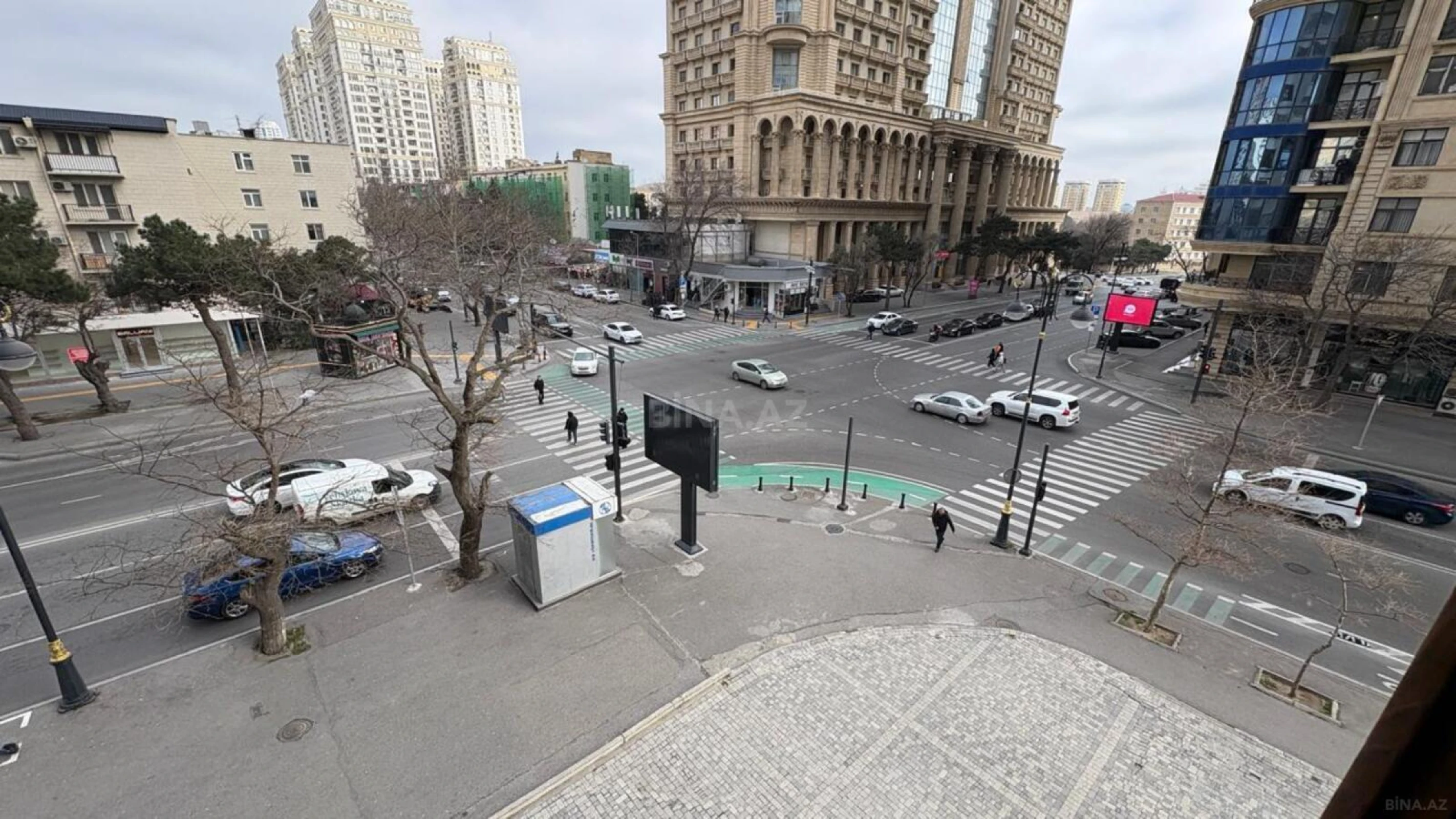 Kirayə verilir 16 otaqlı ofis 500 m²