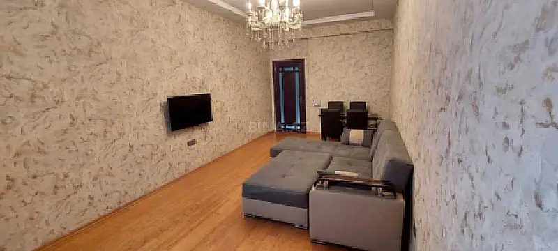 Kirayə verilir 2 otaqlı mənzil 60 m²