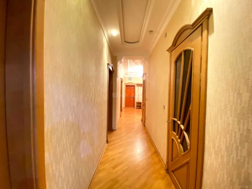 Kirayə verilir 3 otaqlı mənzil 160 m²