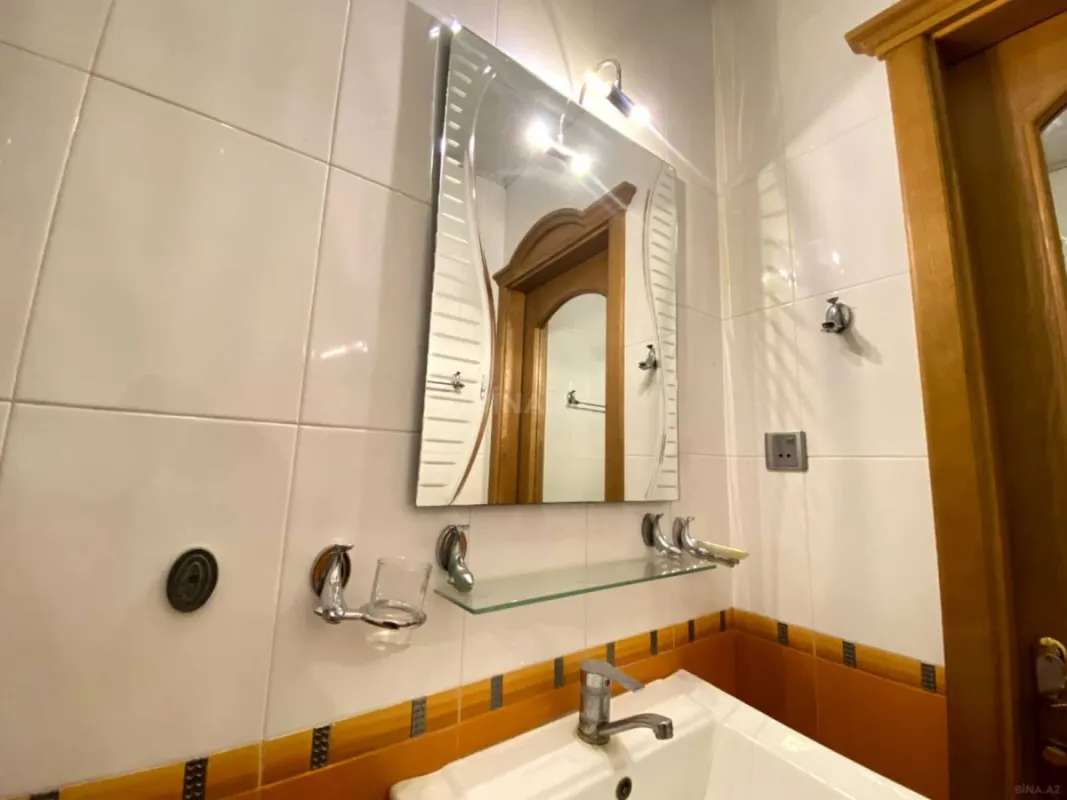 Kirayə verilir 3 otaqlı mənzil 160 m²