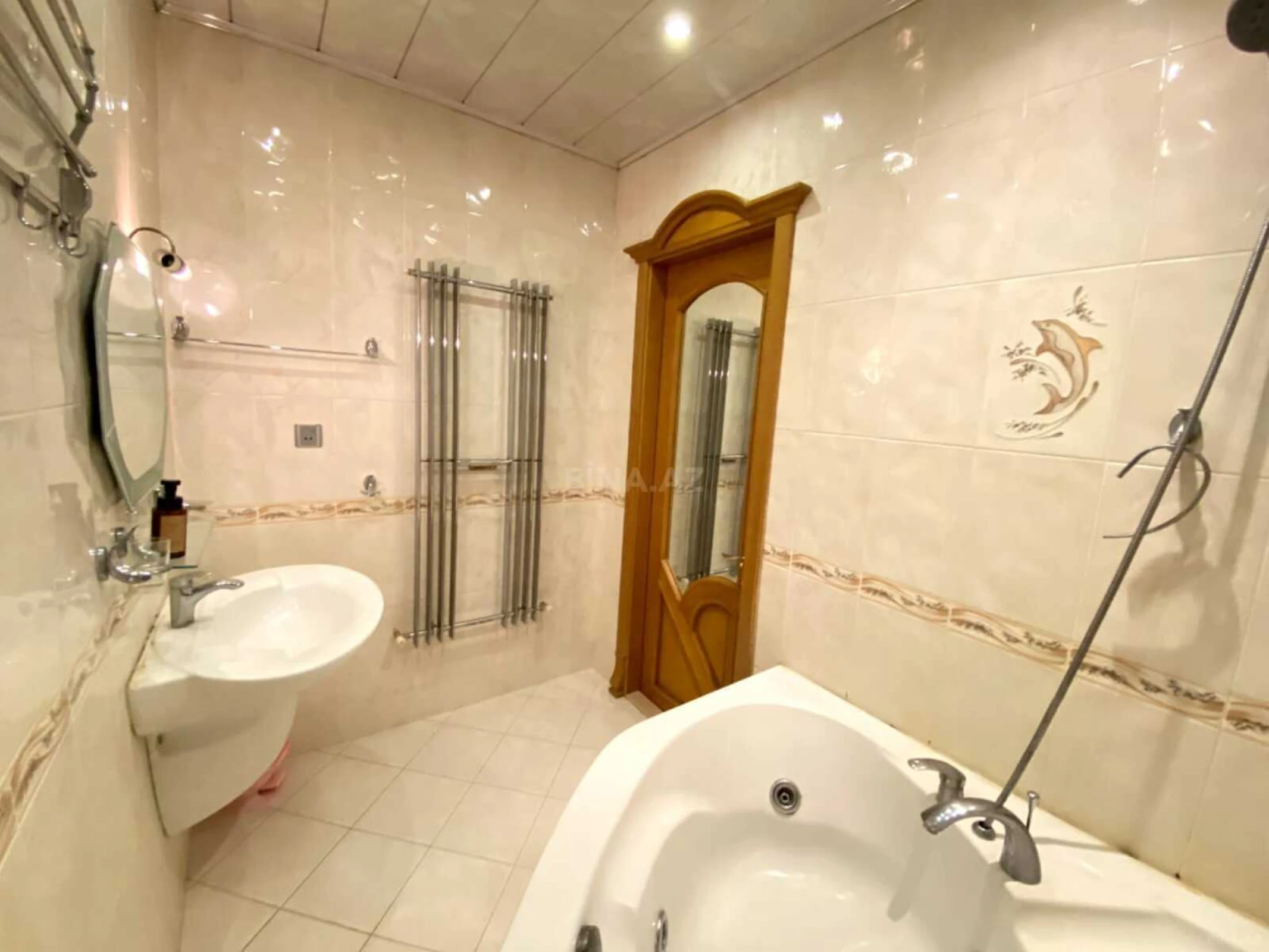 Kirayə verilir 3 otaqlı mənzil 160 m²