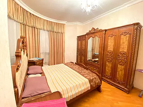 Kirayə verilir 3 otaqlı mənzil 160 m²