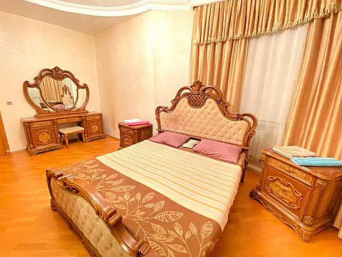 Kirayə verilir 3 otaqlı mənzil 160 m²