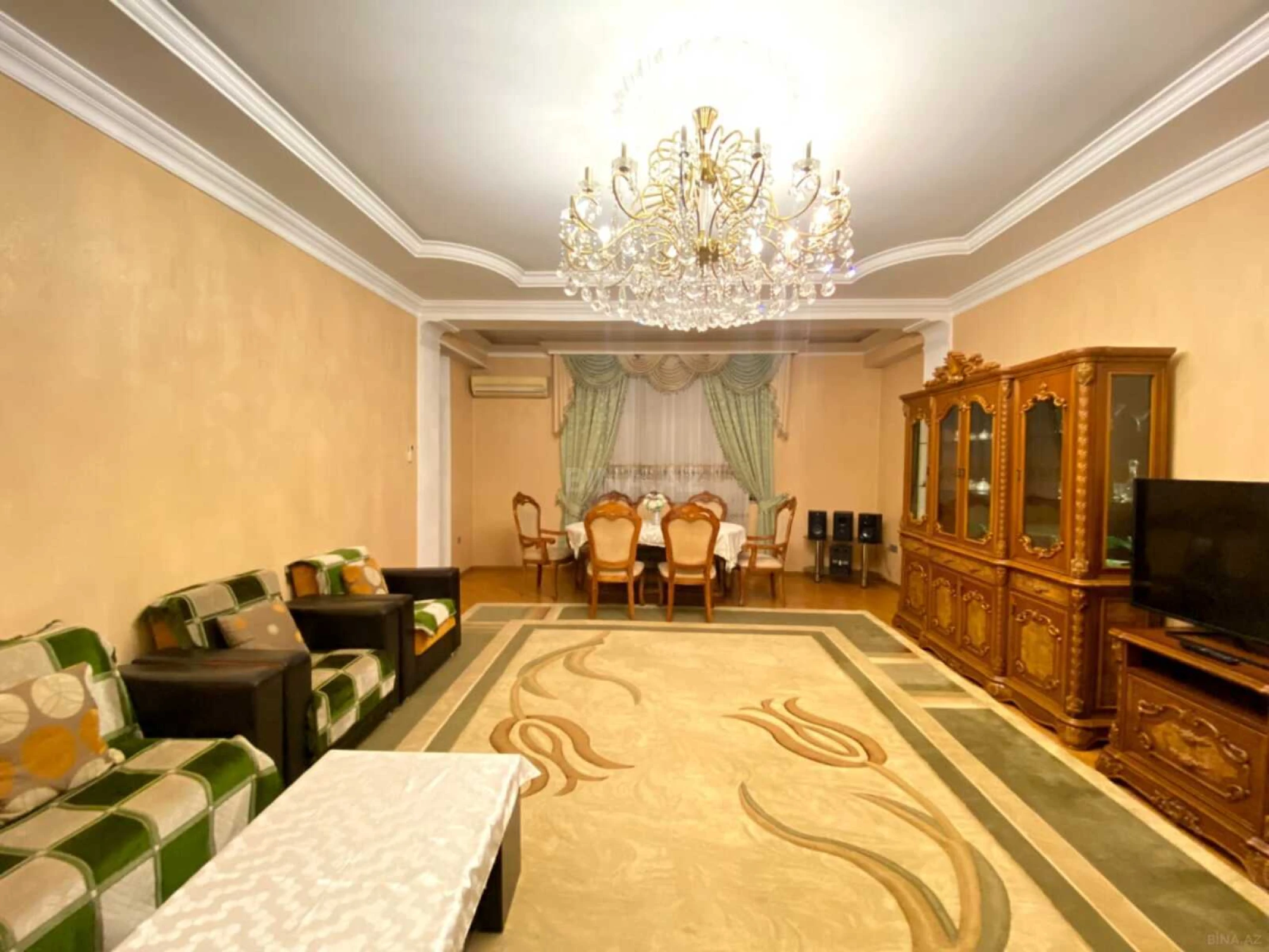 Kirayə verilir 3 otaqlı mənzil 160 m²